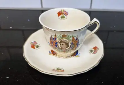 1953-Alfred-Meakin-Queen-Elizabeth-II-Coronation-Cup-Saucer-England-Vintage-A-Final