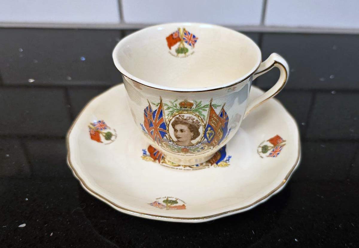 1953-Alfred-Meakin-Queen-Elizabeth-II-Coronation-Cup-Saucer-England-Vintage-A-Final 1953-Alfred-Meakin-Queen-Elizabeth-II-Coronation-Cup-Saucer-England-Vintage-A-Final