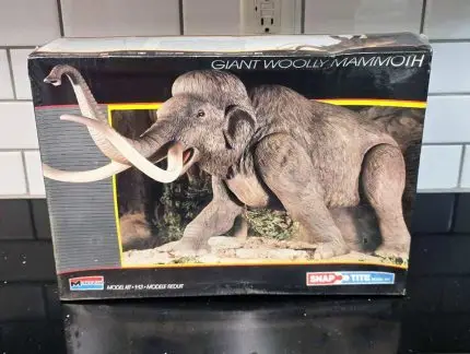 1987-Monogram-Giant-Woolly-Mammoth-1-13-Snap-Tite-Model-Kit-6075-A-Final